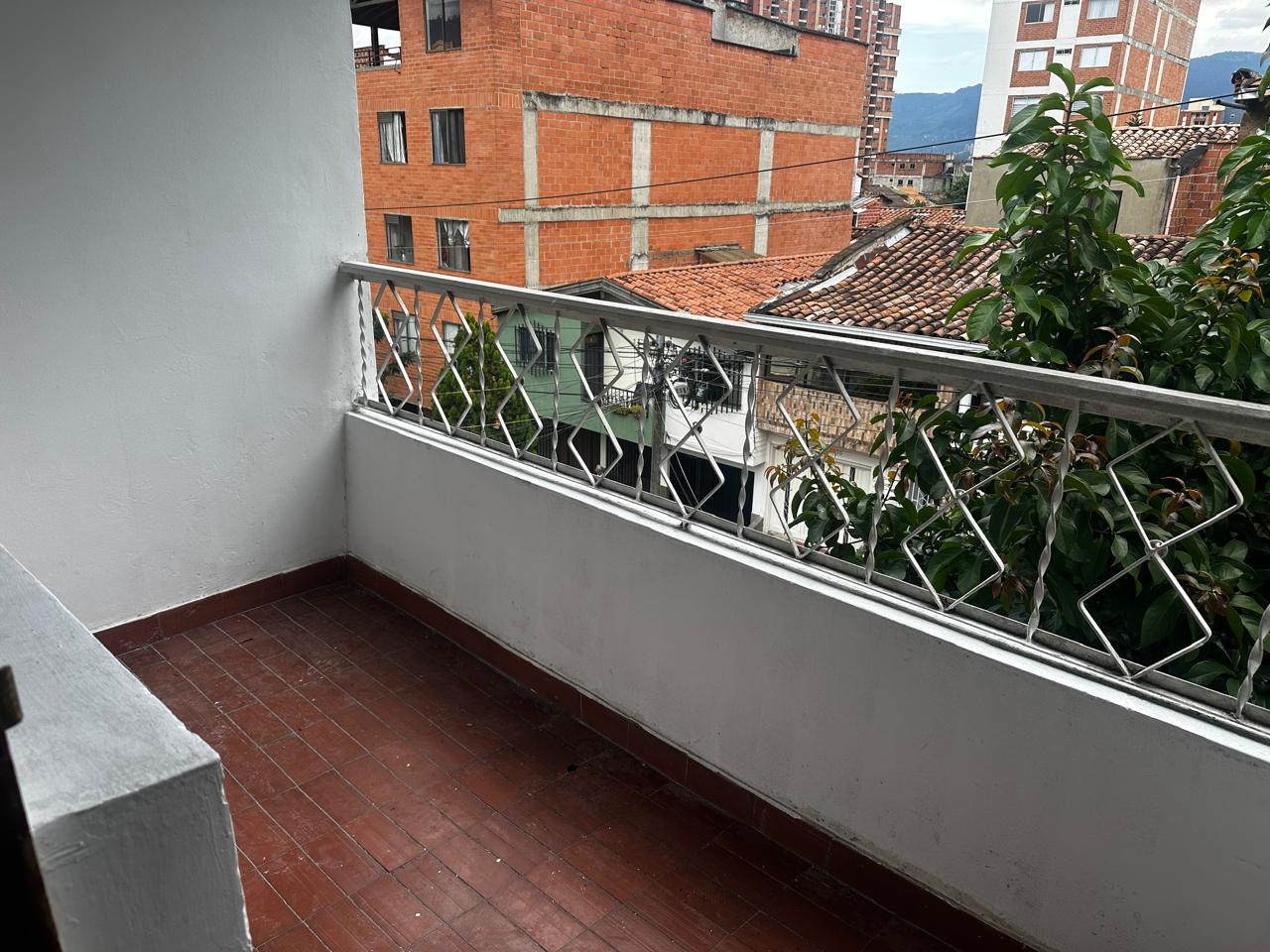 Casa en Medellín · Laureles · Laureles - Estadio — foto 2