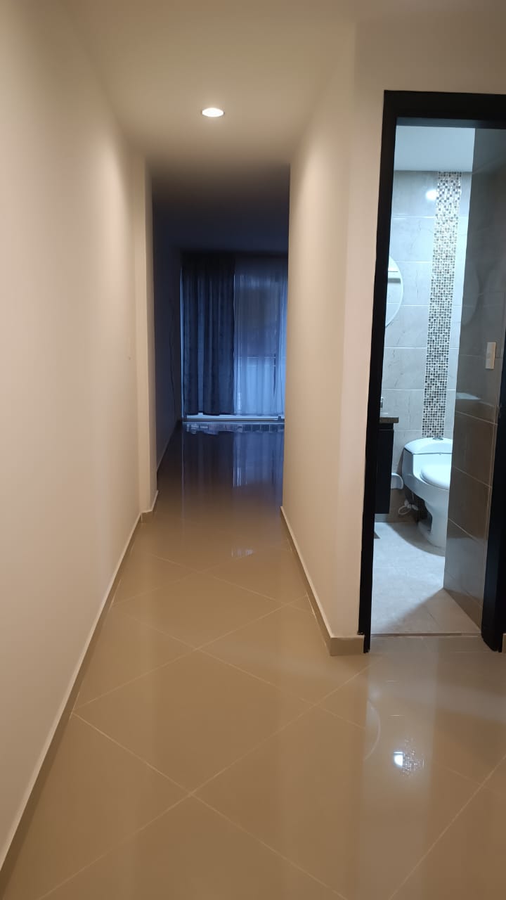 Apartamento en Medellín · Parque de Boston · La Candelaria — foto 2