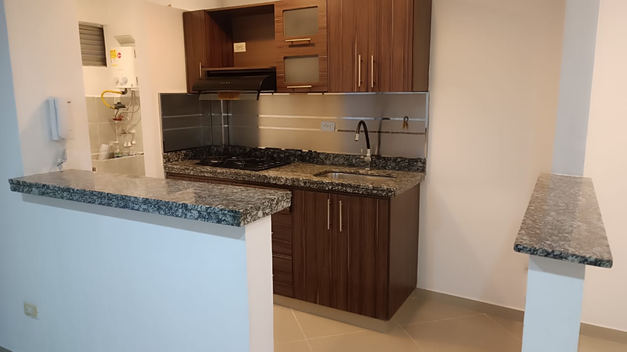 Apartamento en Medellín · Parque de Boston · La Candelaria — foto 4