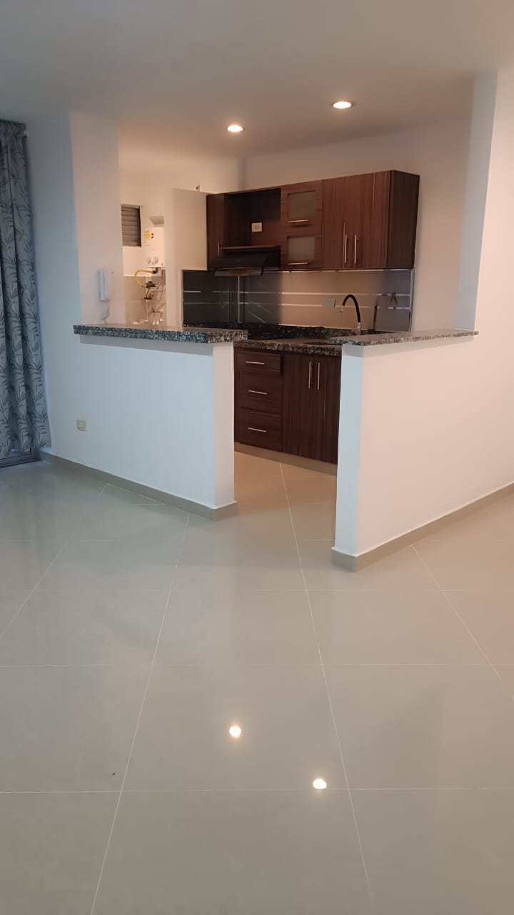 Apartamento en Medellín · Parque de Boston · La Candelaria — foto 8