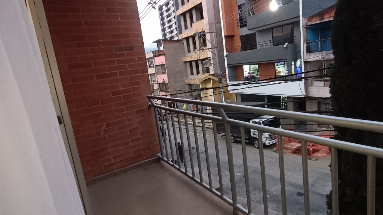 Apartamento en Medellín · Parque de Boston · La Candelaria — foto 12