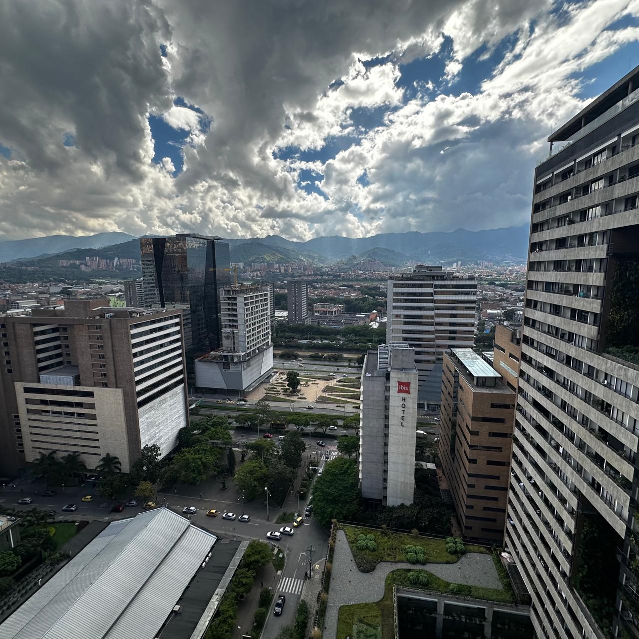 Apartamento en Medellín · Barrio Colombia(Ciudad del Río) · El Poblado — foto 20