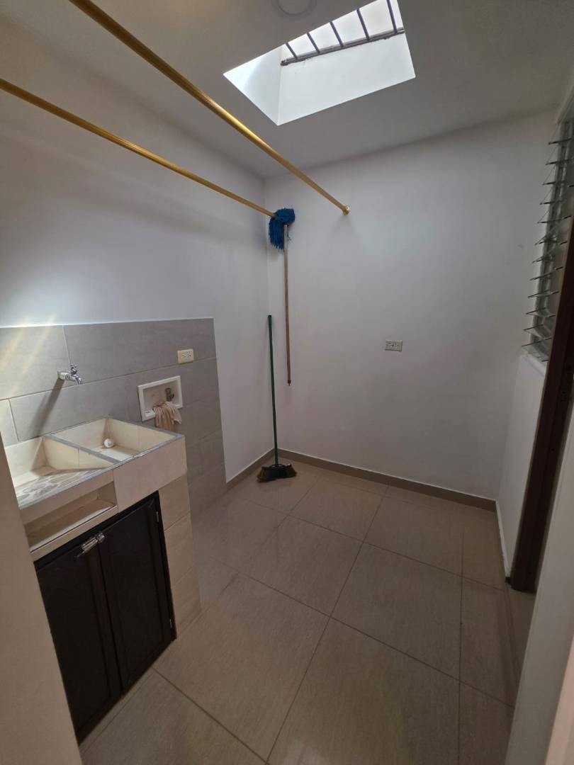 Apartamento en Medellín · Barrio Cristóbal · La América — foto 2