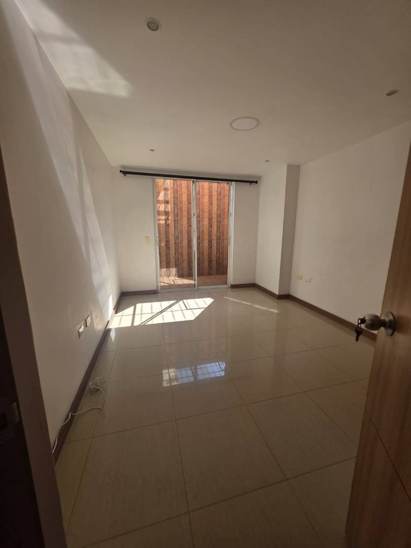 Apartamento en Medellín · Barrio Cristóbal · La América — foto 13