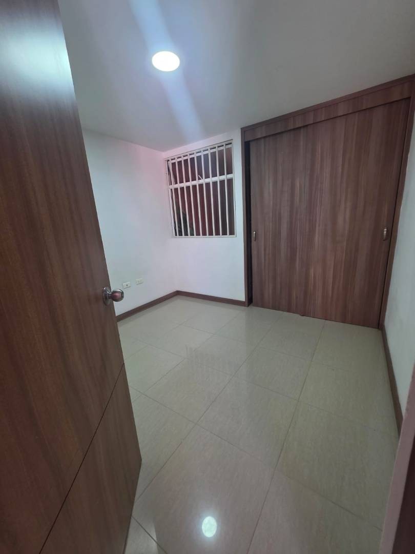 Apartamento en Medellín · Barrio Cristóbal · La América — foto 15