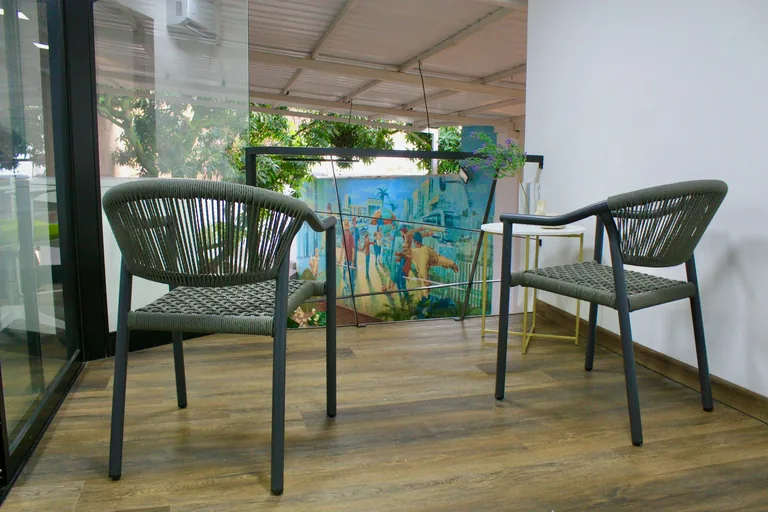 Oficina en Laureles, Medellín — foto 1. Inversión inmobiliaria con operación de rentas cortas en Laureles