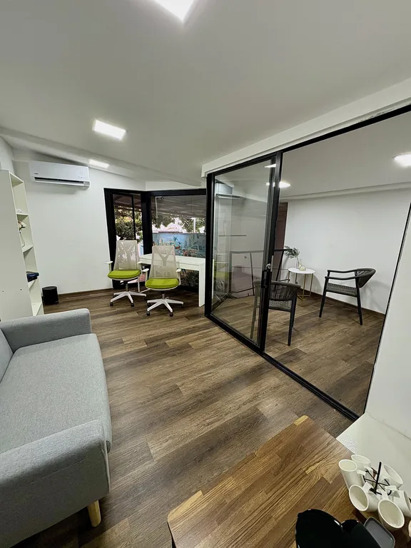 Oficina en Laureles, Medellín — foto 2. Inversión inmobiliaria con operación de rentas cortas en Laureles